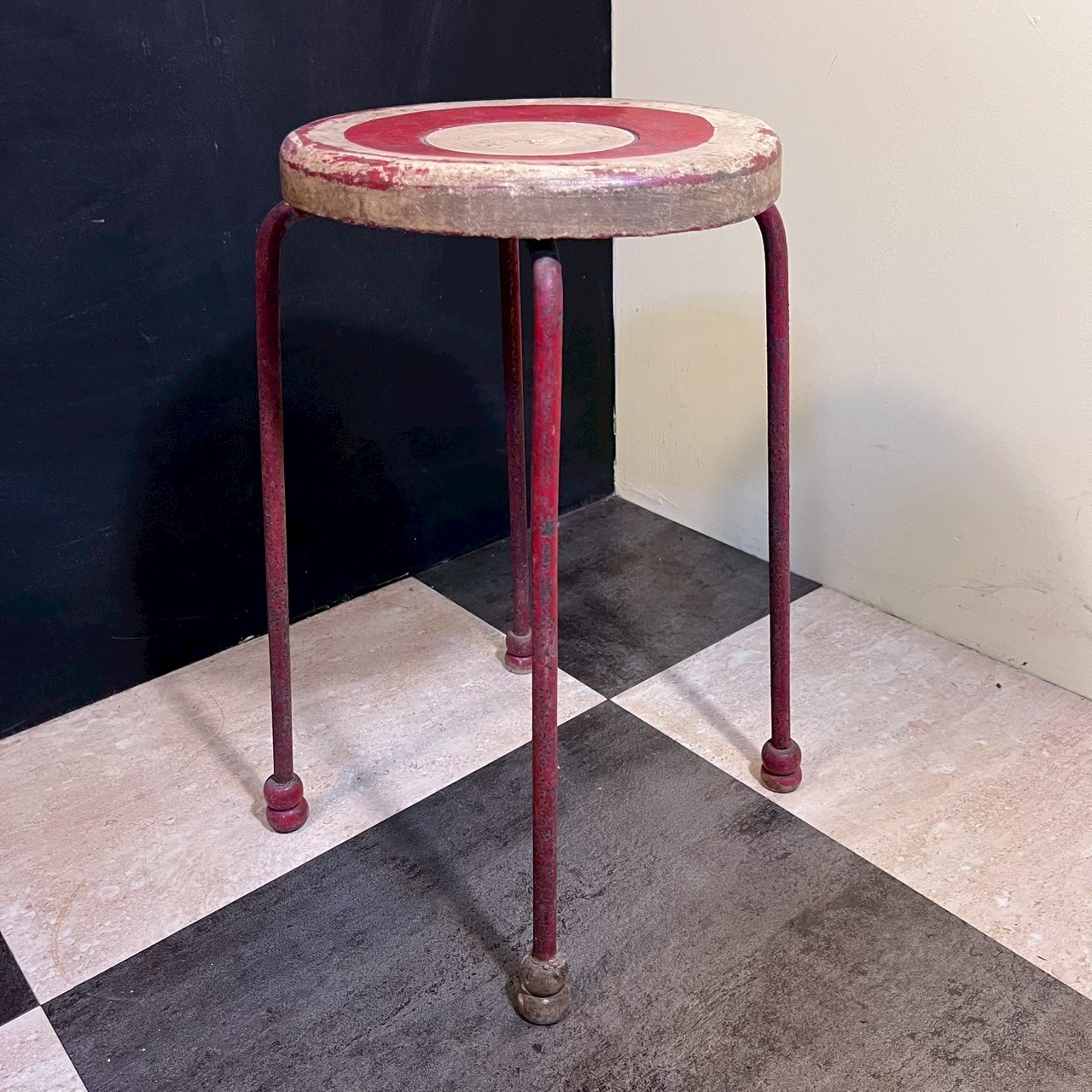 Wooden topped vintage stool. C. 1960s-1980s 復古木製圓凳-約1960-1980年代